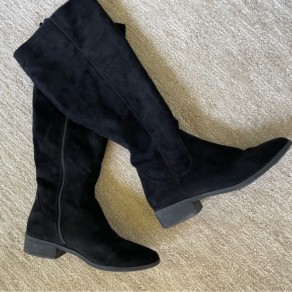 Black boots - Picture 4 of 7